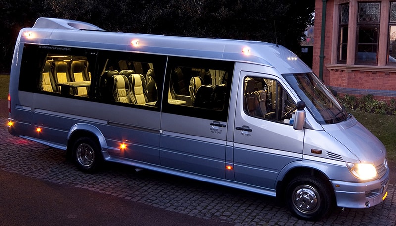 How To Avoid Damaging Your Minibus Hire With Bad Driving Habits